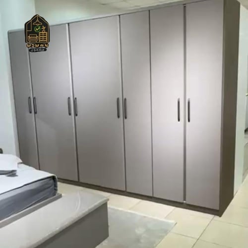 طقم غرفة نوم تصميم عصري جذاب وانيق