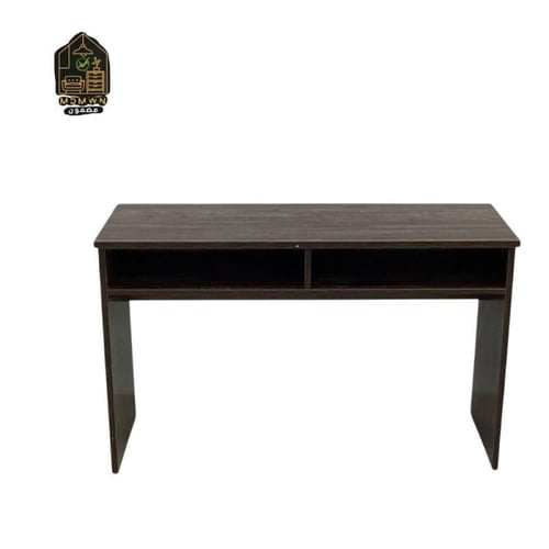 مكتب مدرسي أنيق وبسيط يضيف لمسة تنظيم وأناقة لمساح...