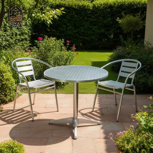 طاولة وكراسي معدنية حسب الطلب