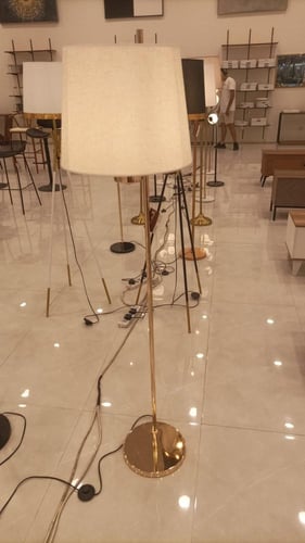 انارة ارضية لون ذهبي وأبيض