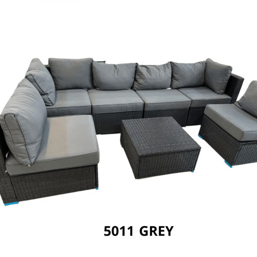 جلسة خارجية مكونة من 6 مقاعد و طاولة بعدة الوان