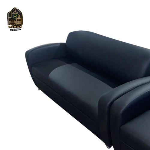 كنب مكتبي بتنجيد مربعات وذراعين عريضتين