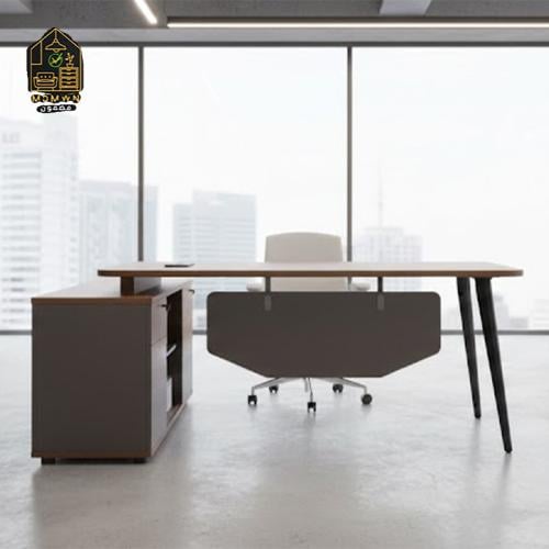 مكتب عصري بتصميم فاخر