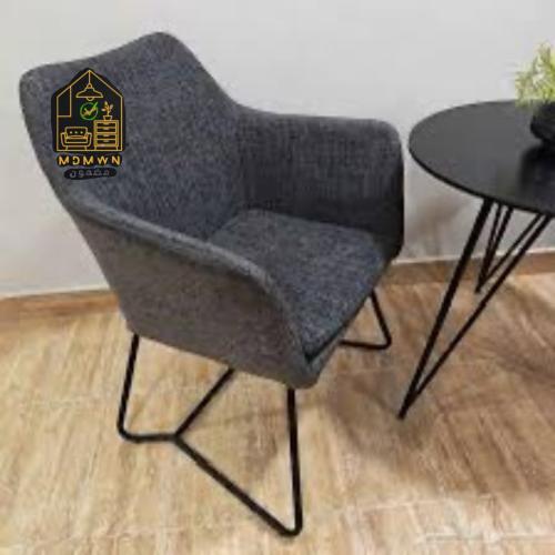 كرسي مريح لون اسود