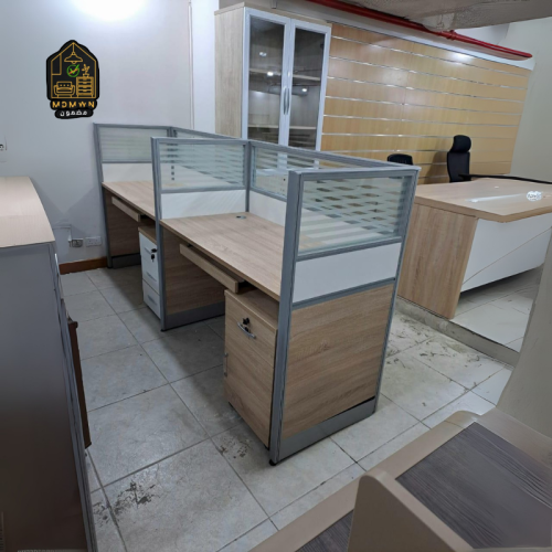 المكتب الأنيق المريح المشترك