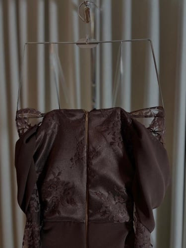 فستان جورجيت دانتيل بني