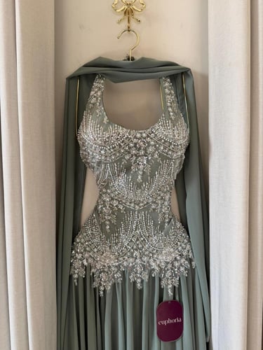 فستان فستقي شك فالصدر