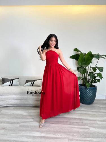 فستان منسدل مع تكسيرات في القماش