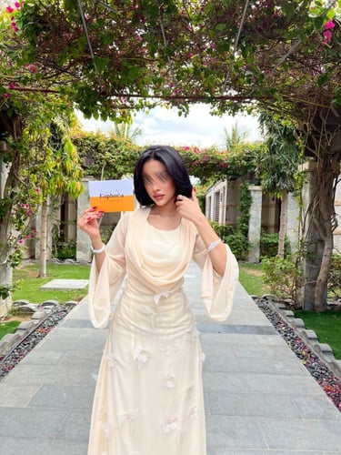 فستان لف مع نقشات فنية