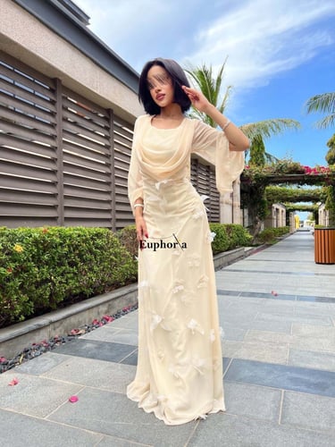 فستان لف مع نقشات فنية