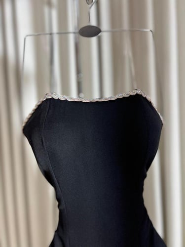 فستان لمسة الكلاسيك