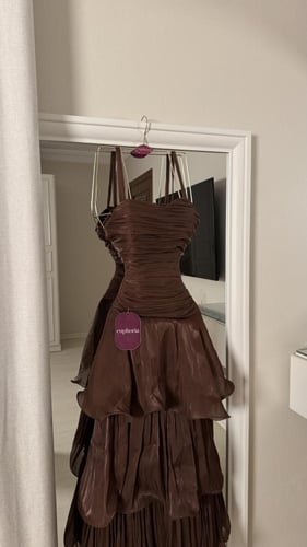 فستان اشرقت