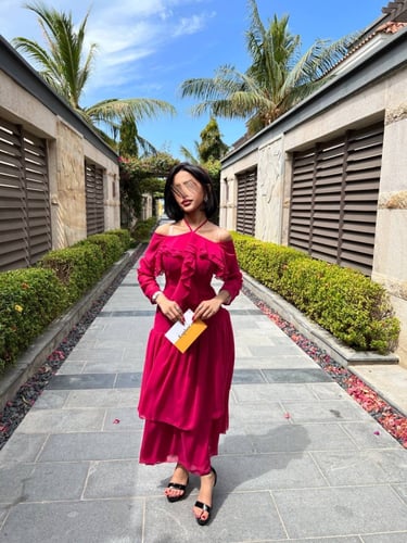 فستان طبقات مع زخرفة قماش