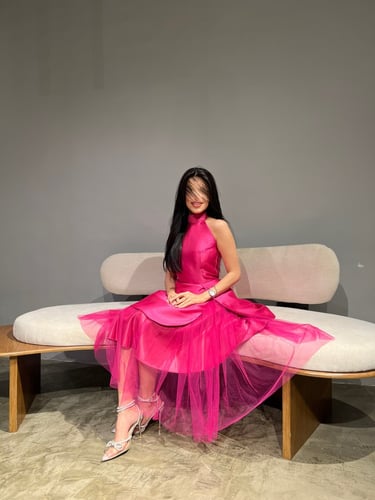 فستان فوشيا باربي مع دانتيل مع الاسفل