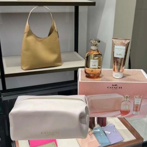 بوكس عطر كوتش