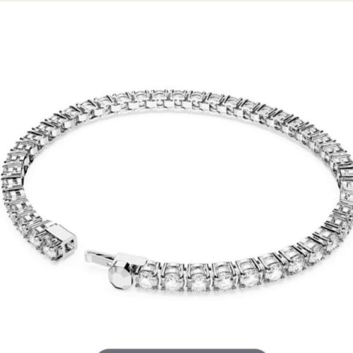 اسوارة سوار فسكي