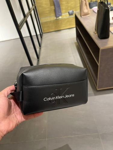 شنطة كالفن كلاين رجالي