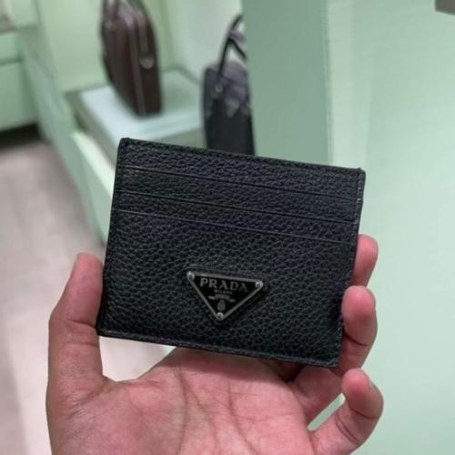 اي دي هولدر برادا