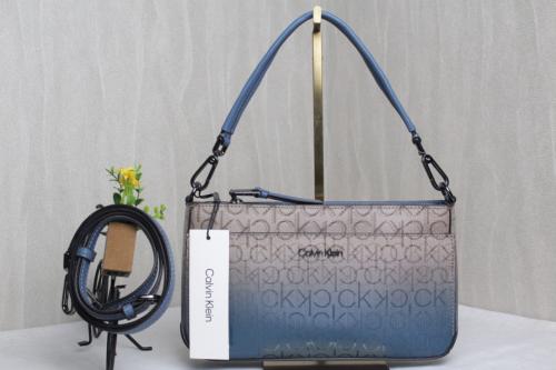 حقيبة كالفن كلاين