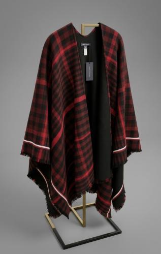 شال تومي هيلفيغر