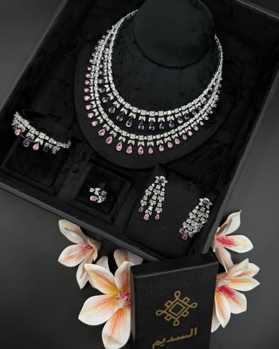 طقم لافينيا