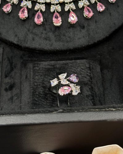 طقم لافينيا