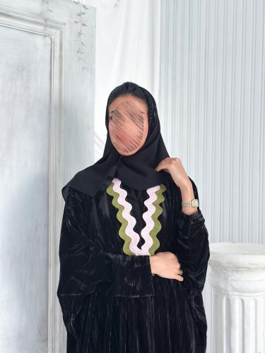 Velvet abaya with olive pink embroidery