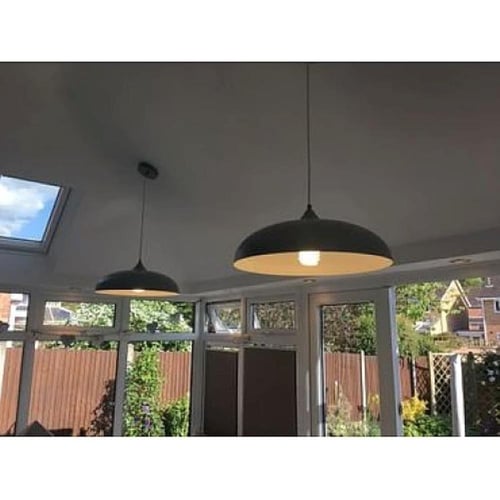 علاقي مودرن اسود مع ذهبي E27