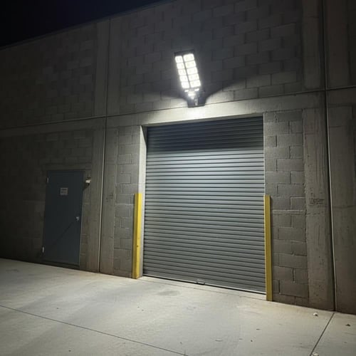 كشاف شارع بالطاقة الشمسية 300 واط 6 عدسات مقاوم لل...