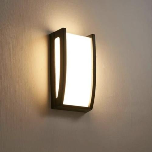 ابليك جداري يثبت عالحائط اضاءة صفراء 22W مقاس 14cm...