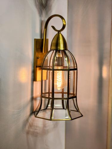 فانوس نحاسي ذهبي قاعدة E27