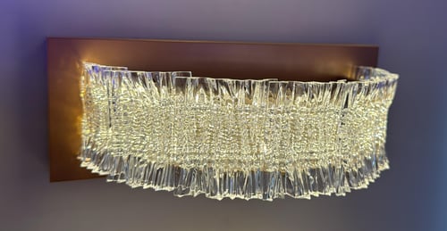 ابليك حائط جداري مودرن ذهبي لون الانارة اصفر 9 واط...