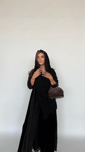 H24 دانتيل اسود