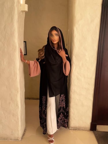عباية إكنان بقماش كريب ملكي وقصة نص كلوش