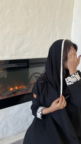 عبايه بكلفه