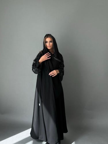 عباية آميره بقماش كريب لمياء وقصة نص كلوش