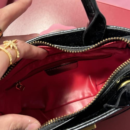 جس اسود لماع