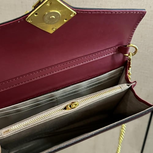 فندي عنابي ميديم