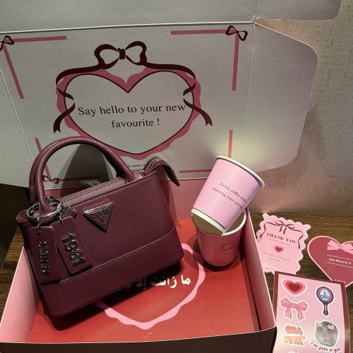 جس عنابي guess