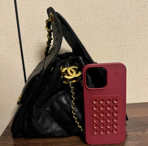 توت باق شانيل اسود جلد وسط