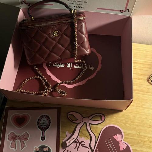 شانيل ميكب باق عنابي