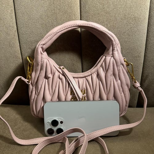 ميو ميو وردي فاتح