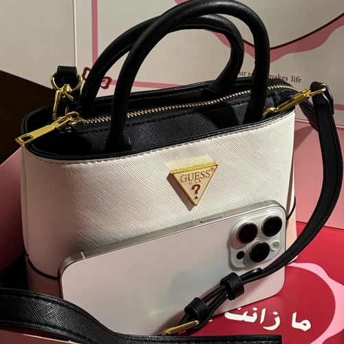 جيس بيج وابيض