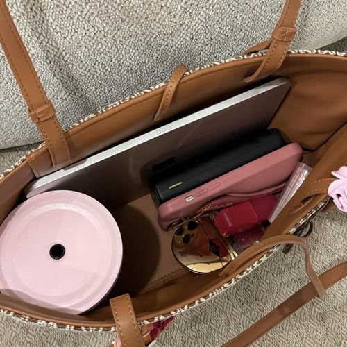 توت باق لويفي مع ميداليه الحصان