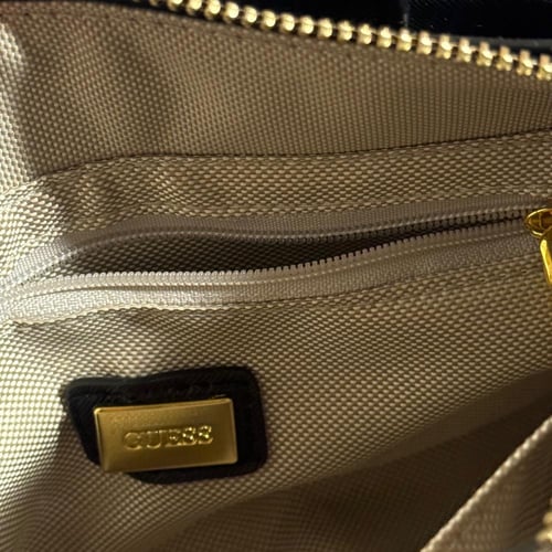 جيس بيج وابيض