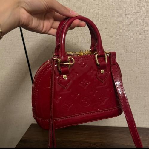 لويس فيتون ميني عنابي