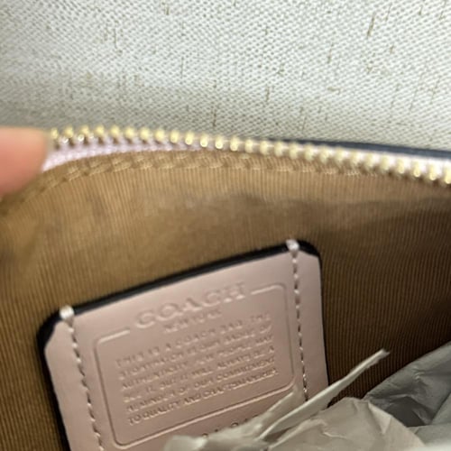 كوتش بينك دائري مع ميداليه الحصان