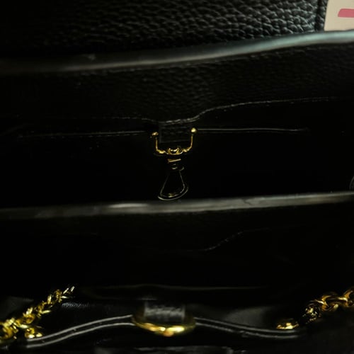 شنطه ميو ميو سوداء