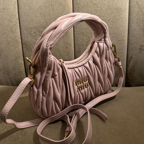 ميو ميو وردي فاتح