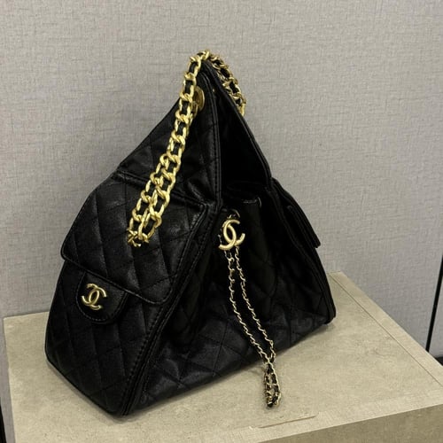 توت باق شانيل اسود مطفي